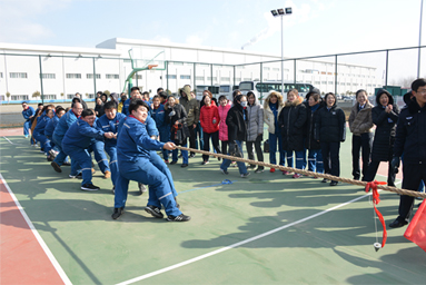 2018年3月8日，公司组织三八妇女节拔河比赛